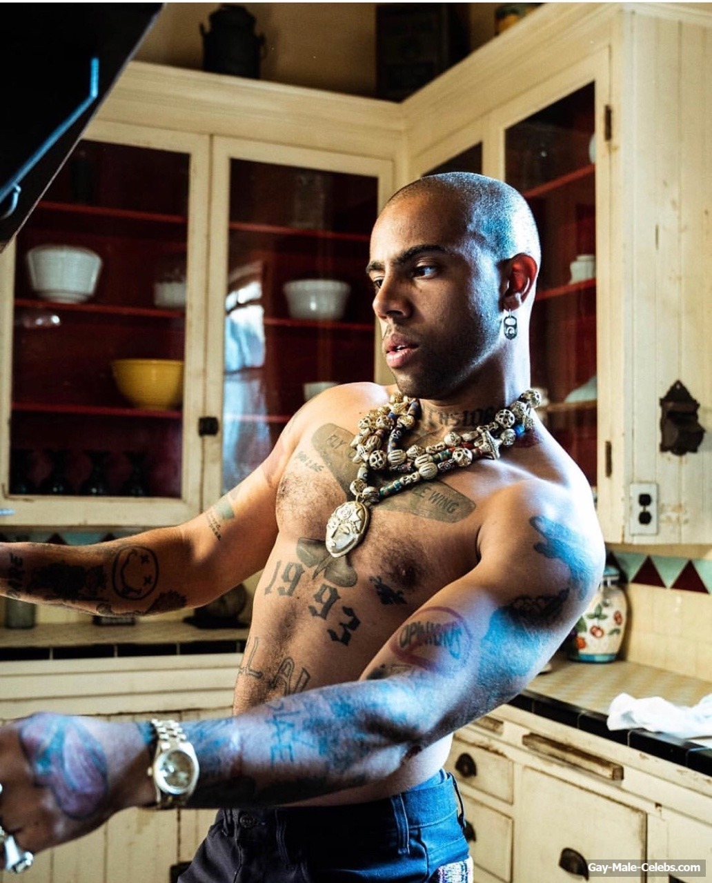 Vic Mensa nude and underwear pics