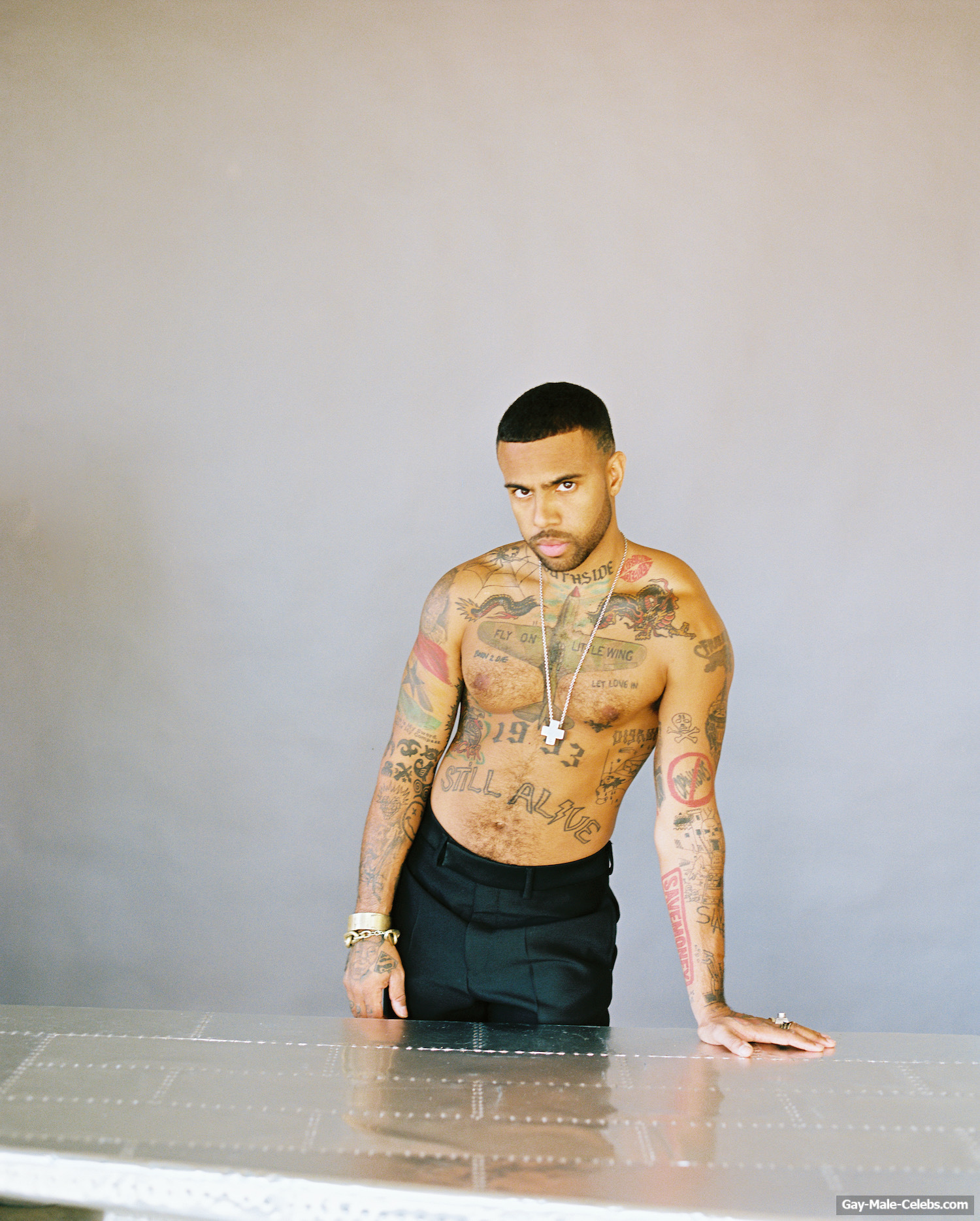 Vic Mensa nude and underwear pics