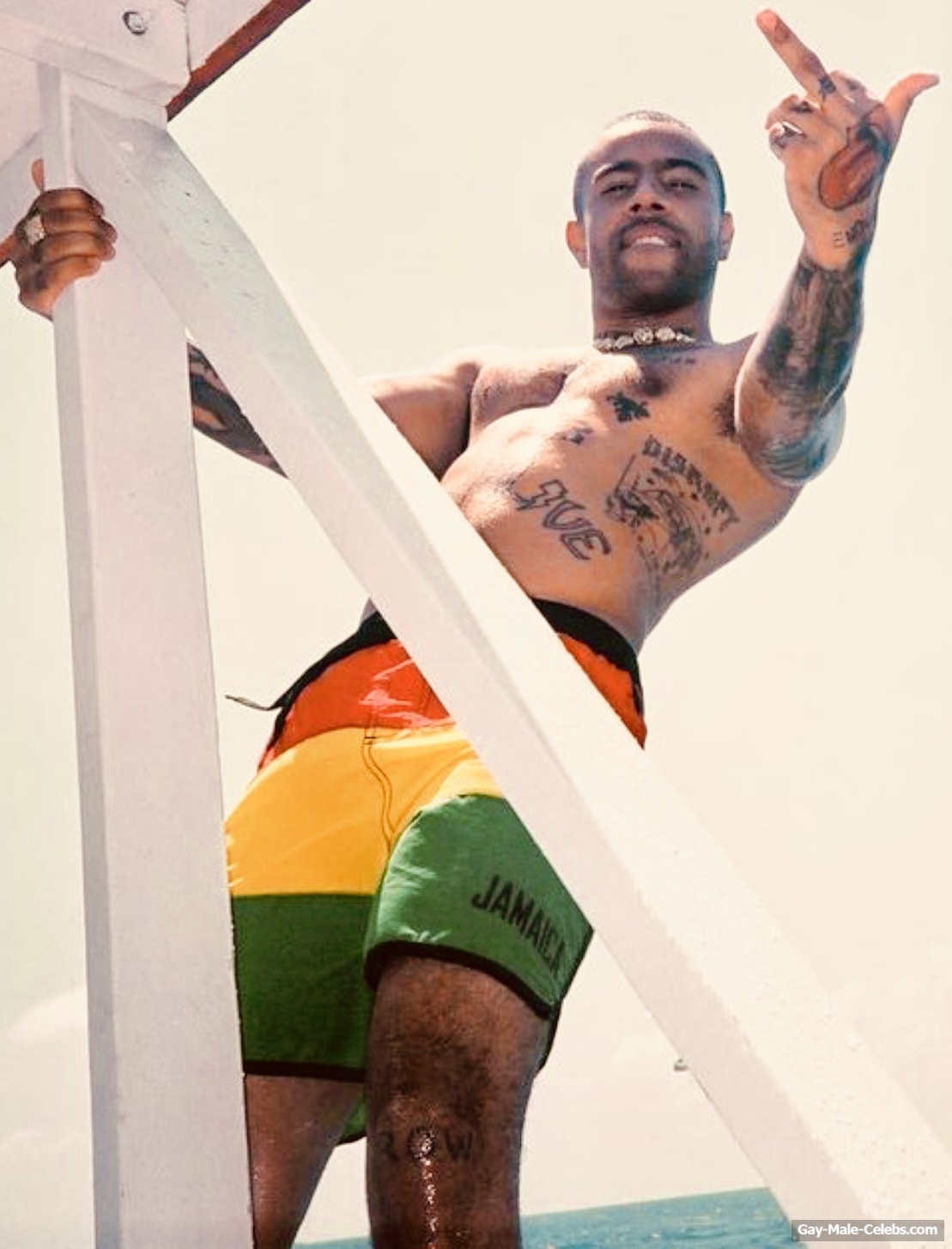 Vic Mensa nude and underwear pics