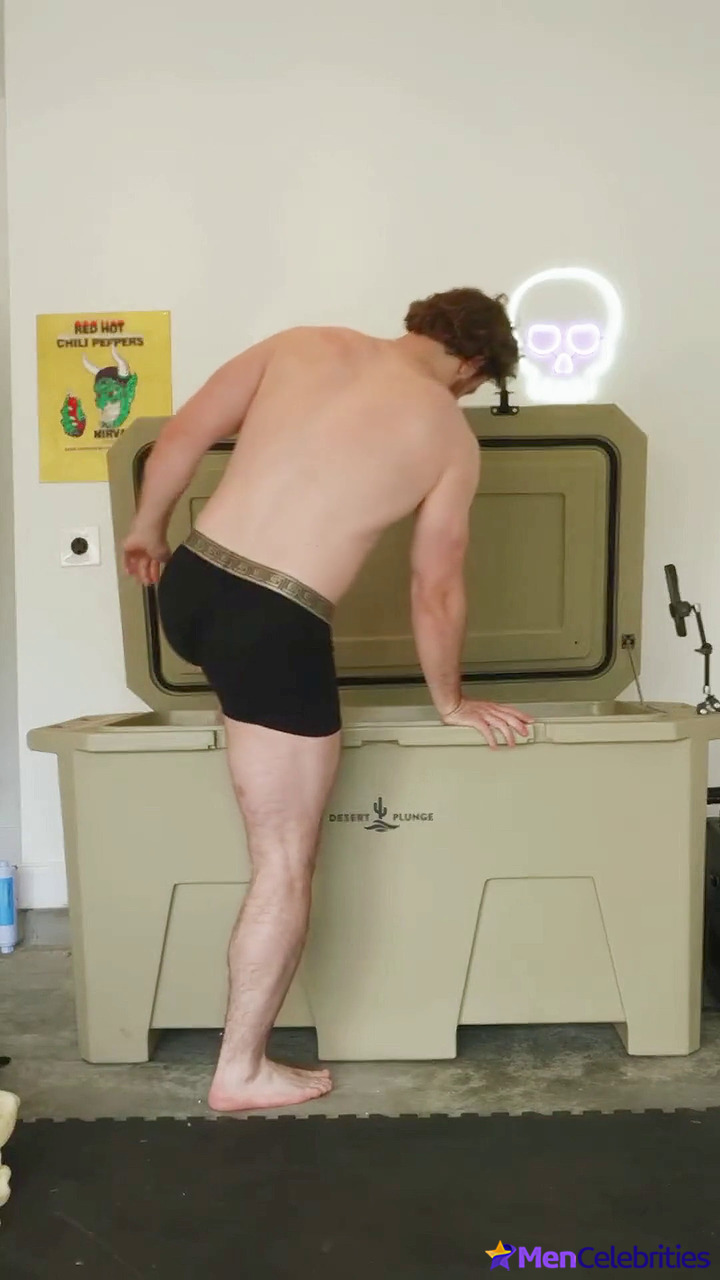 Callum Kerr shirtless and underwear pics