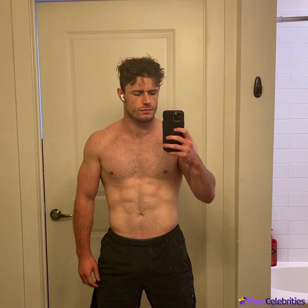 Callum Kerr shirtless and underwear pics