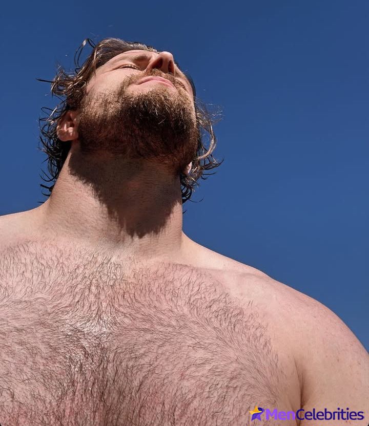 Callum Kerr shirtless and underwear pics