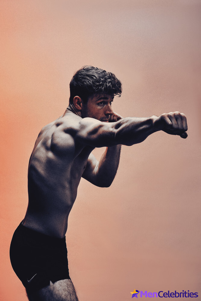 Callum Kerr shirtless and underwear pics