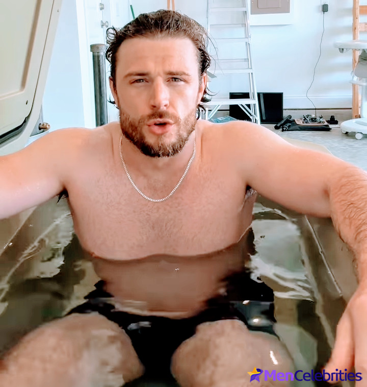 Callum Kerr shirtless and underwear pics