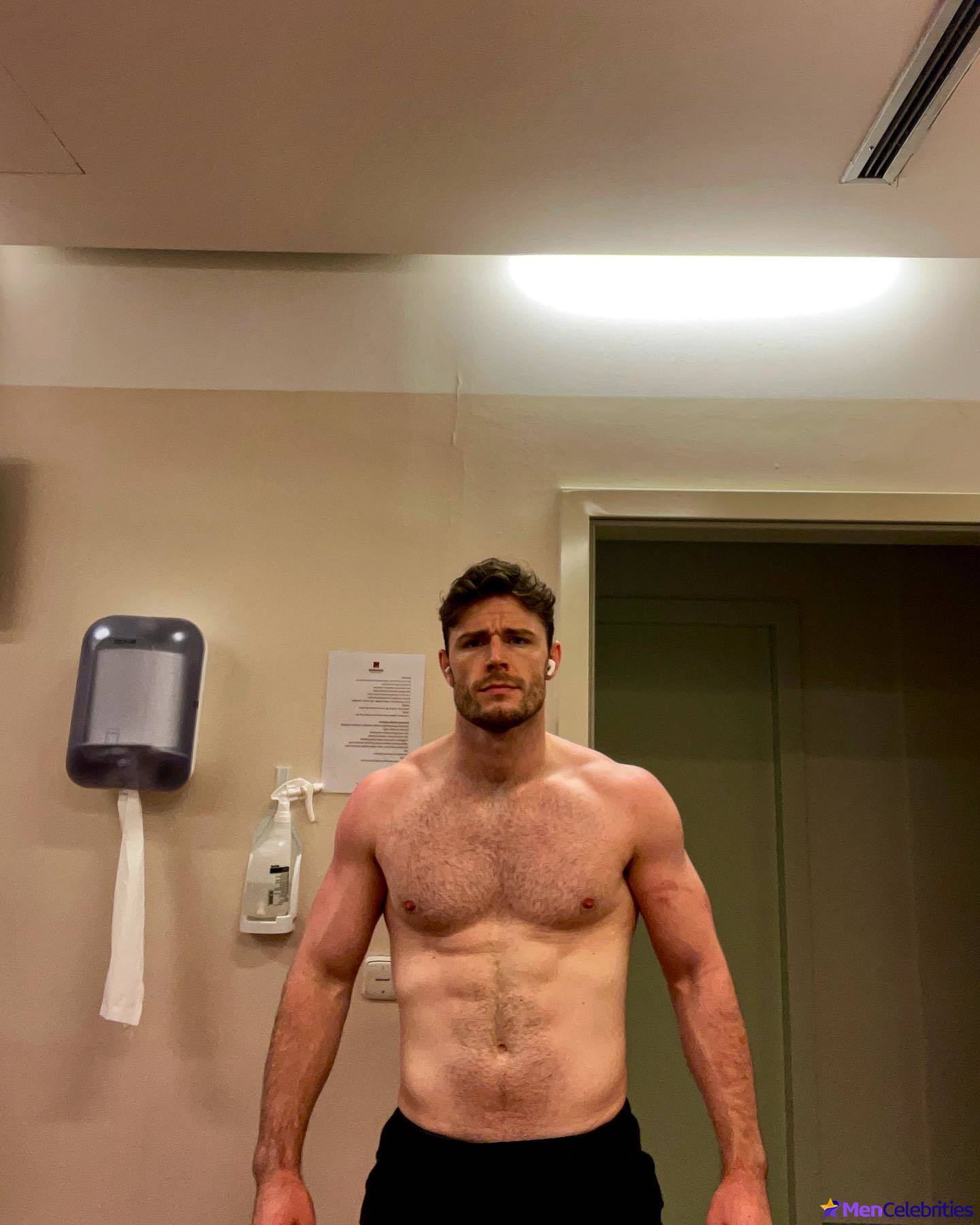 Callum Kerr shirtless and underwear pics
