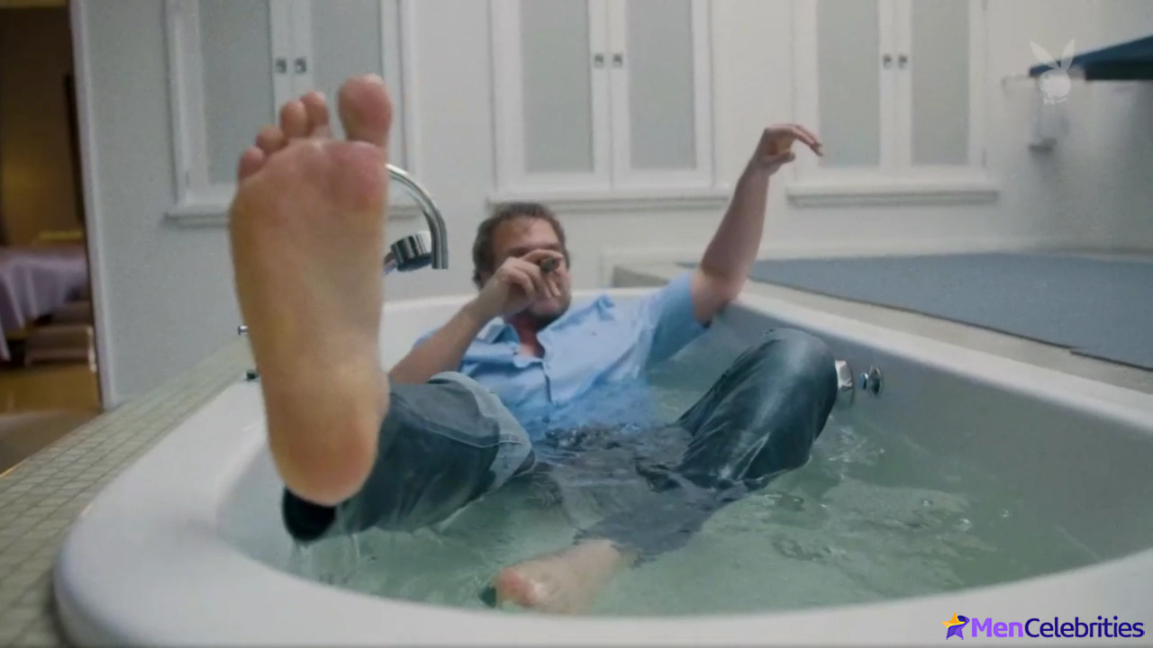 David Harbour feet