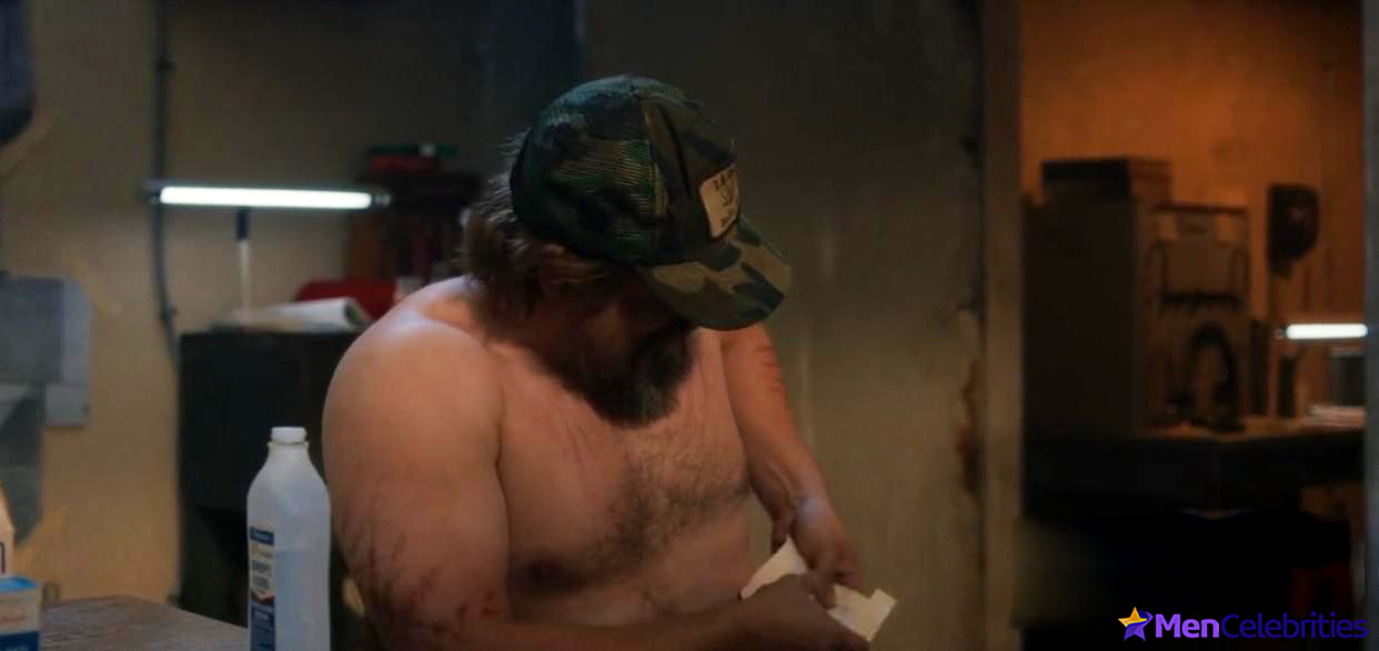 David Harbour nude and sexy scenes