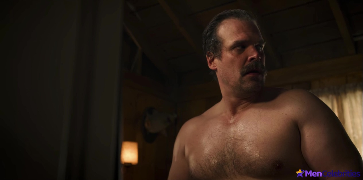 David Harbour nude and sexy scenes