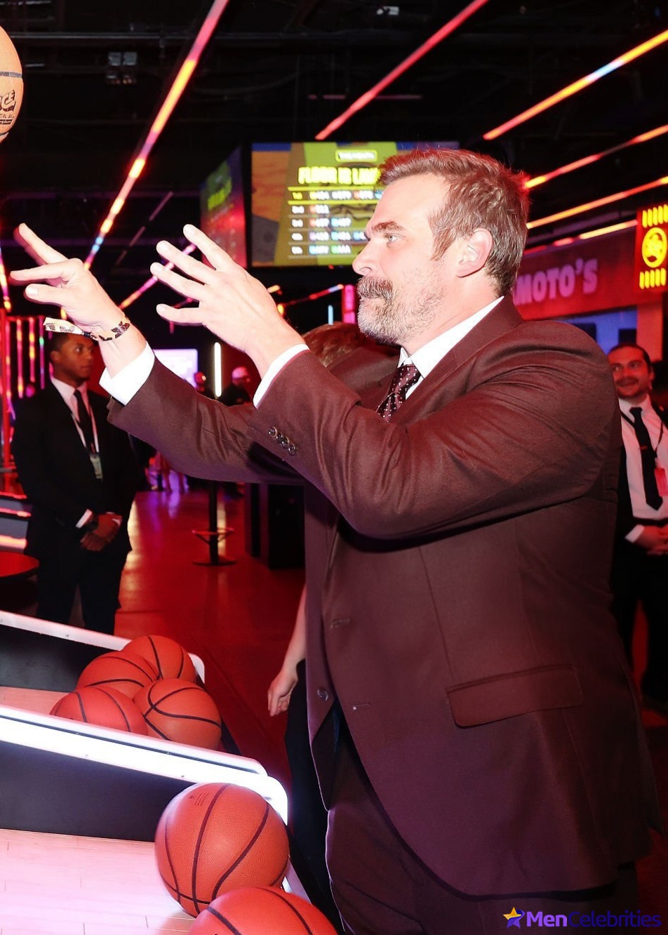 David Harbour shirtless and bulge pics