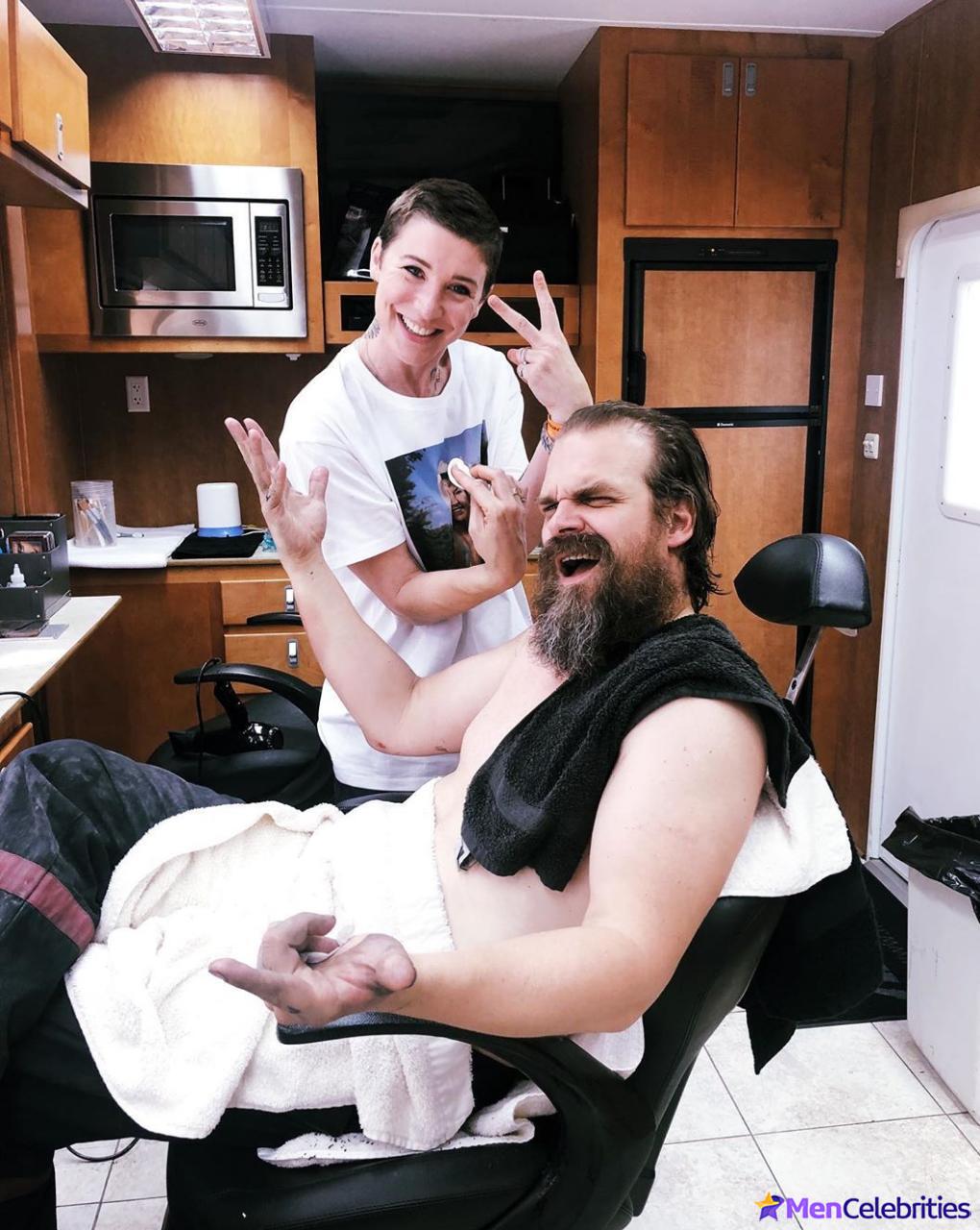 David Harbour shirtless and bulge pics