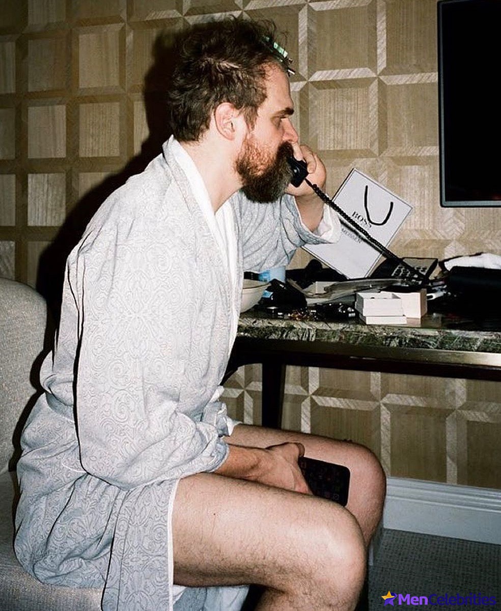 David Harbour jerk off