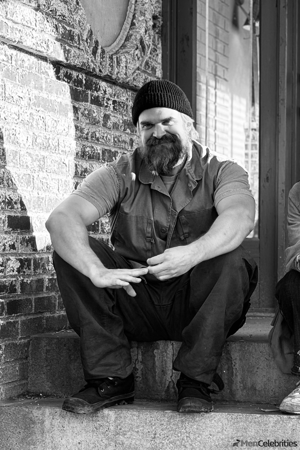 David Harbour shirtless and bulge pics