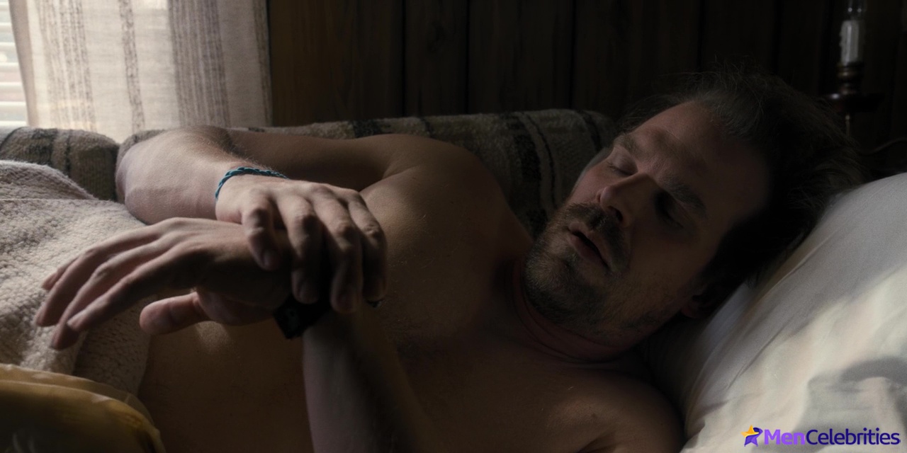 David Harbour nude and sexy scenes