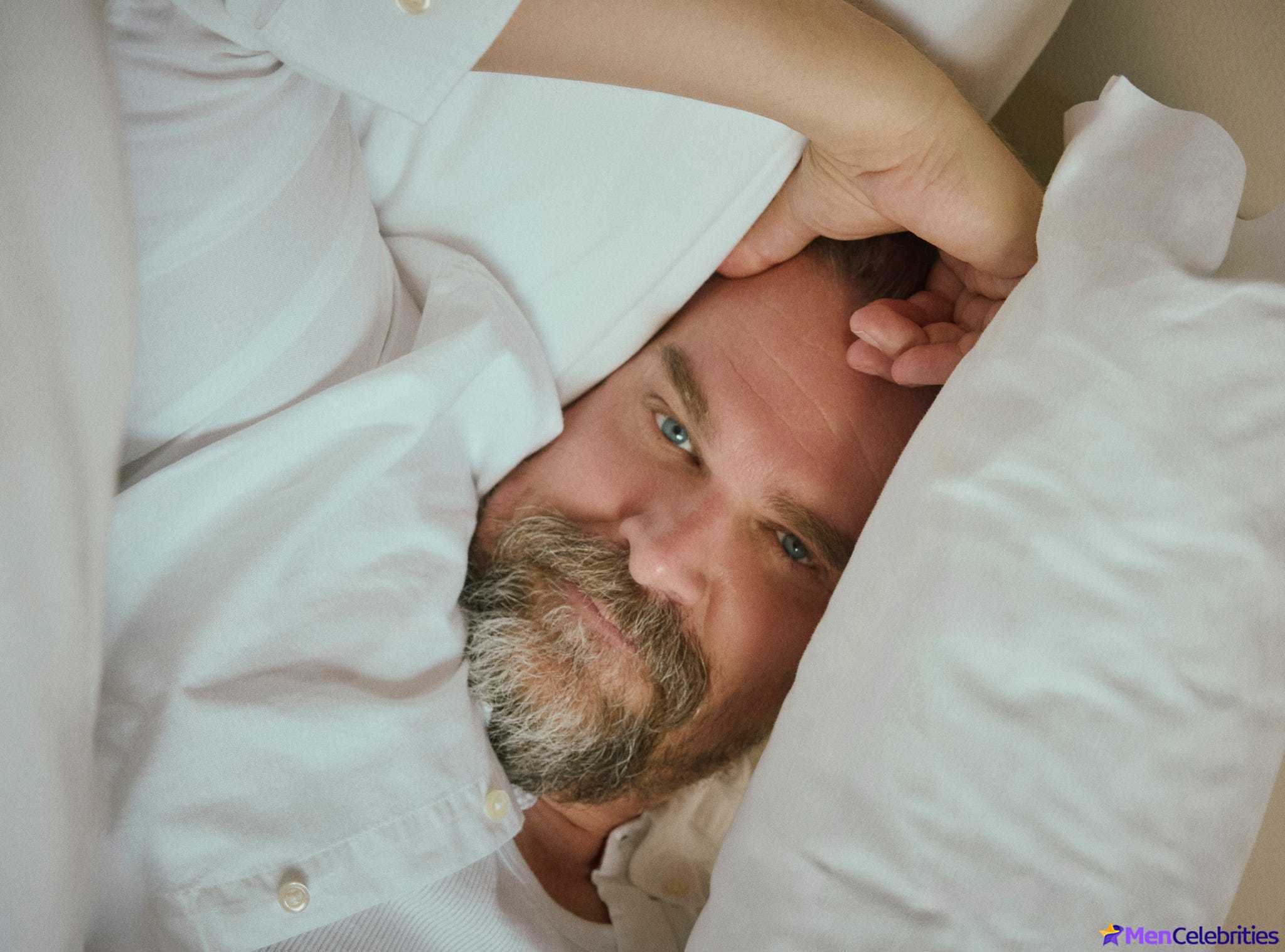 David Harbour shirtless and bulge pics