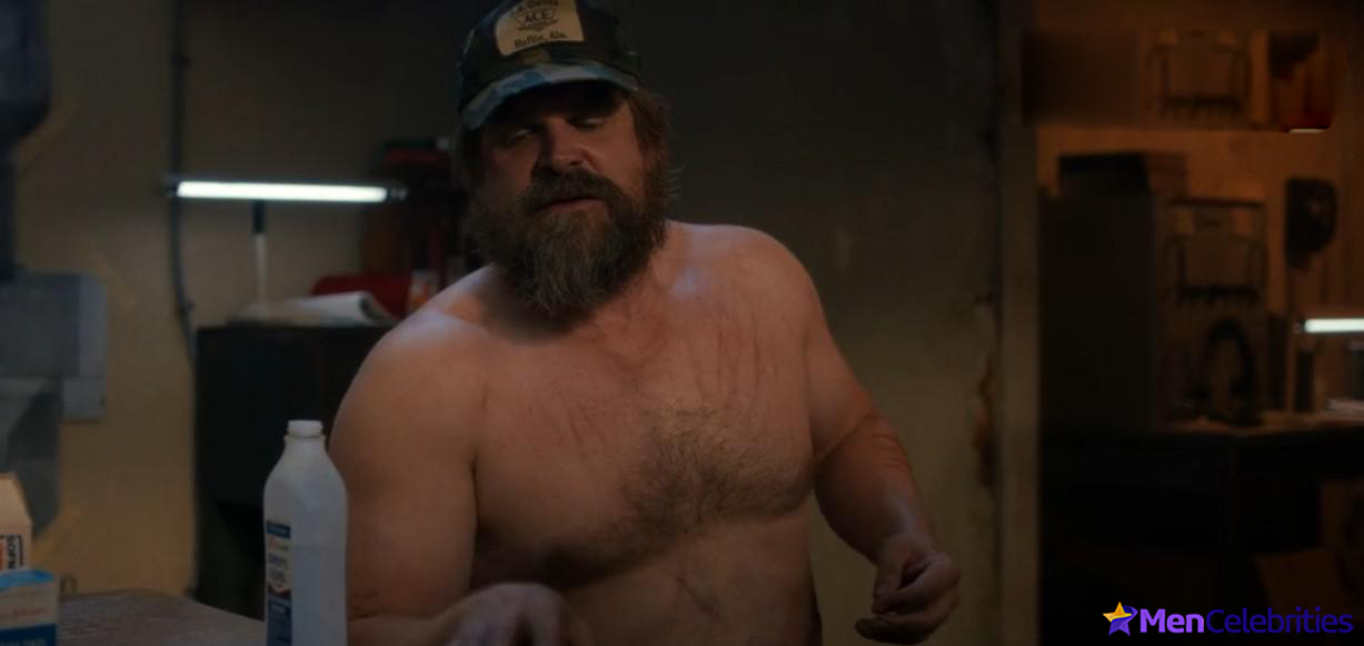 David Harbour nude and sexy scenes