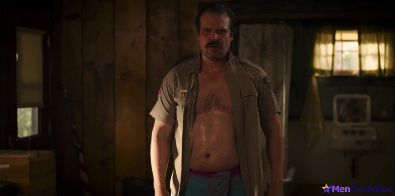 David Harbour nude and sexy scenes