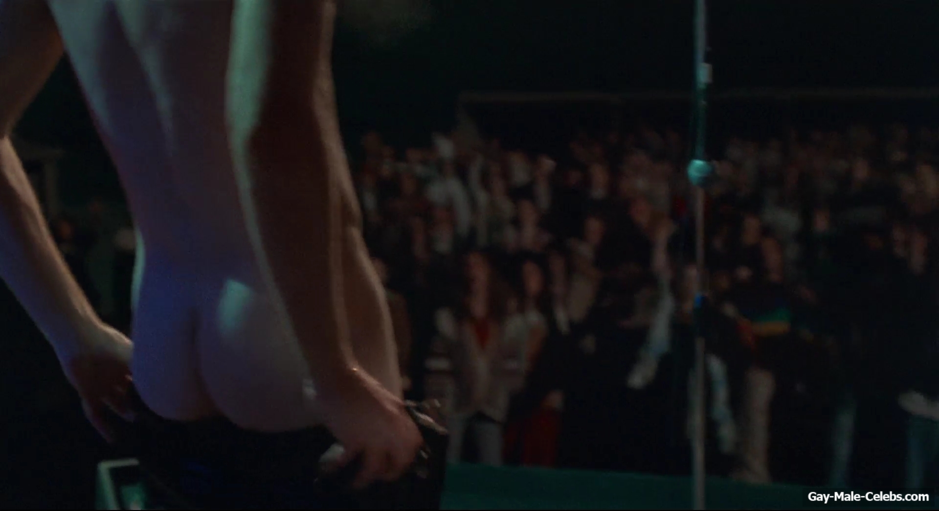 Ewan McGregor frontal nude in Velvet Goldmine