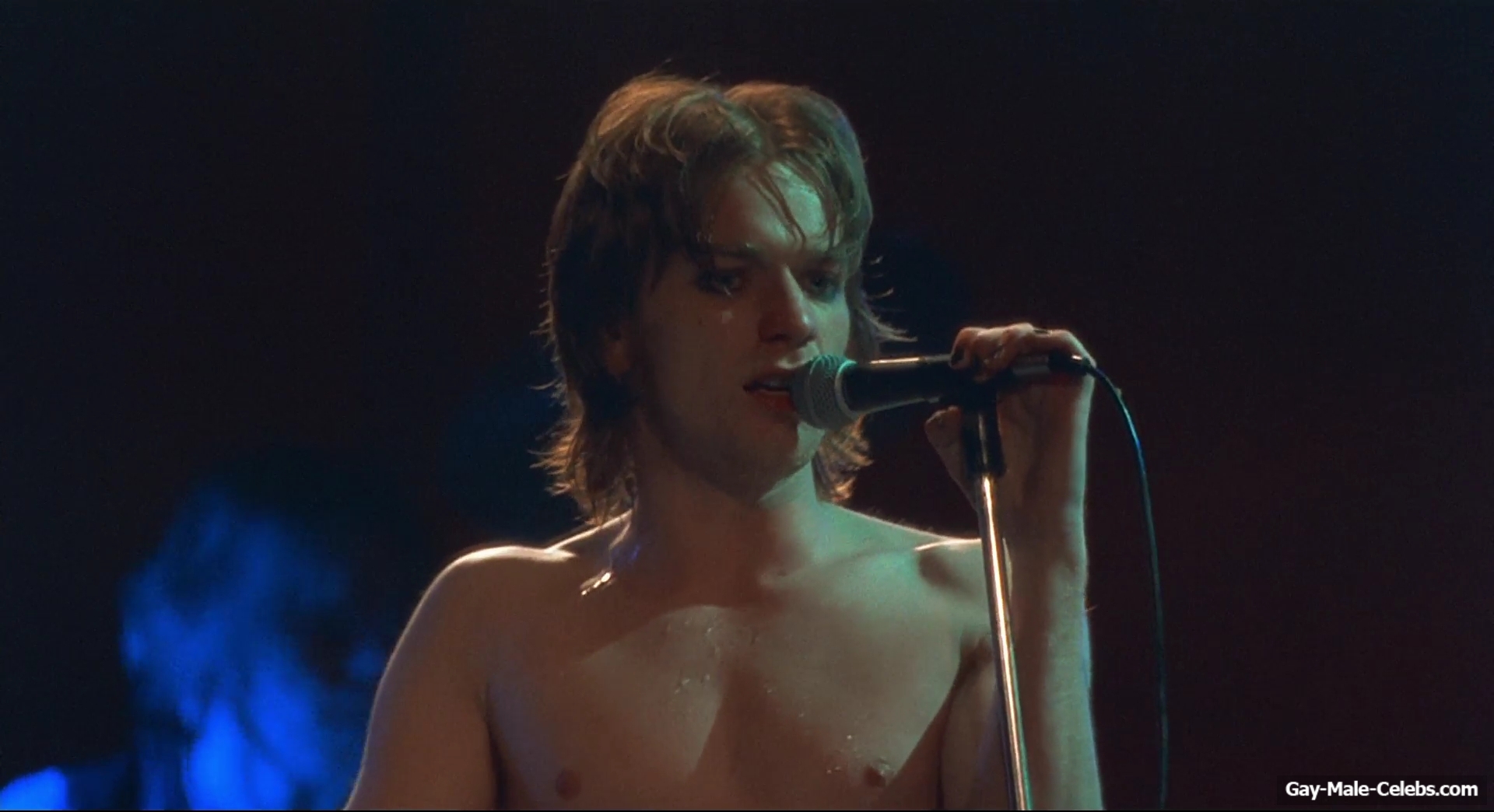 Ewan McGregor frontal nude in Velvet Goldmine