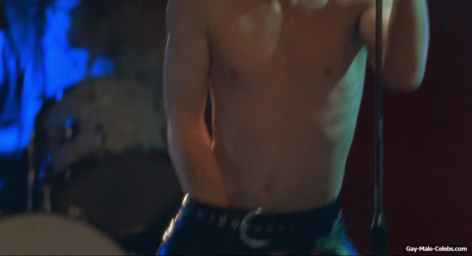 Ewan McGregor frontal nude in Velvet Goldmine