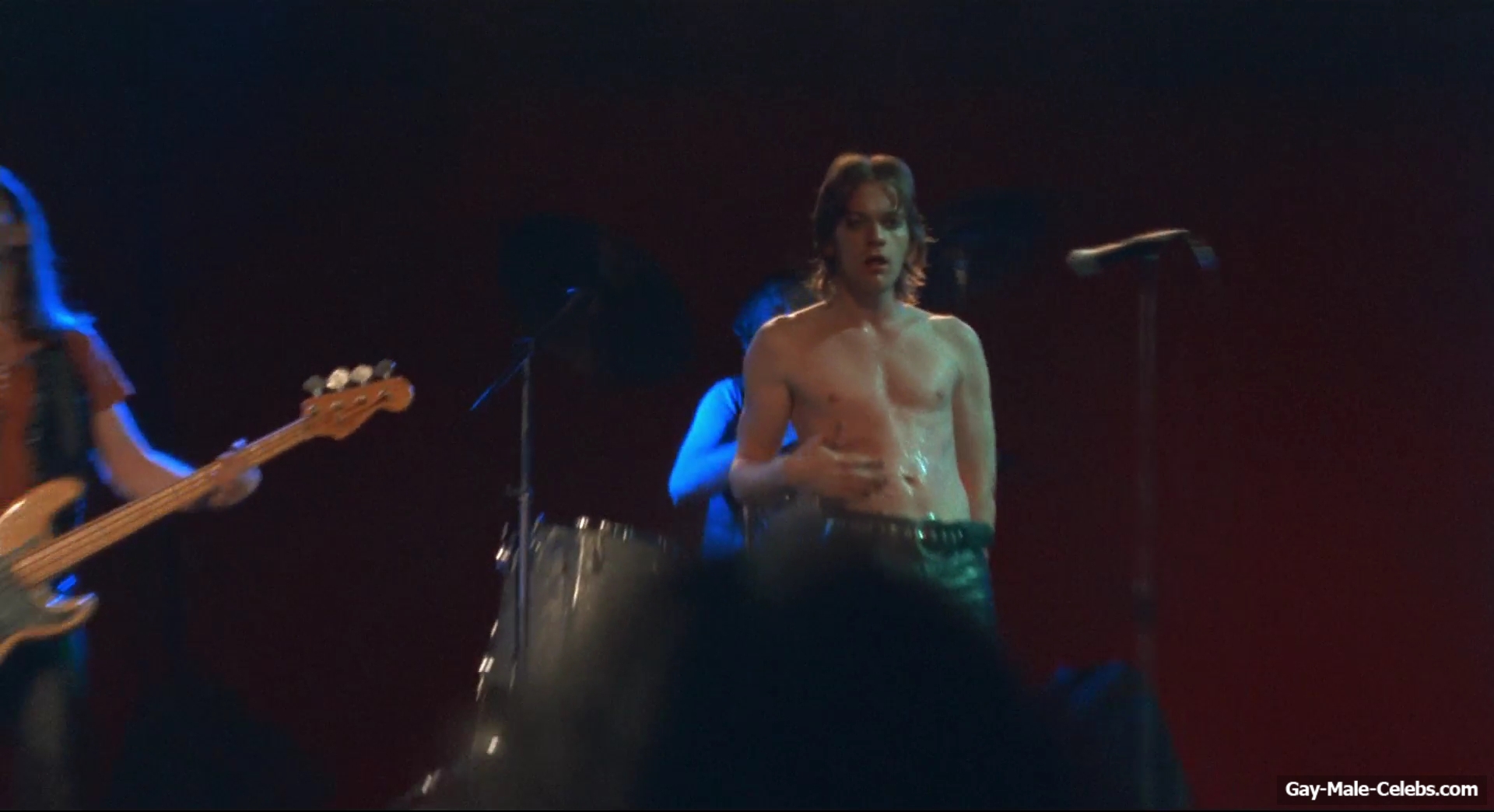 Ewan McGregor frontal nude in Velvet Goldmine