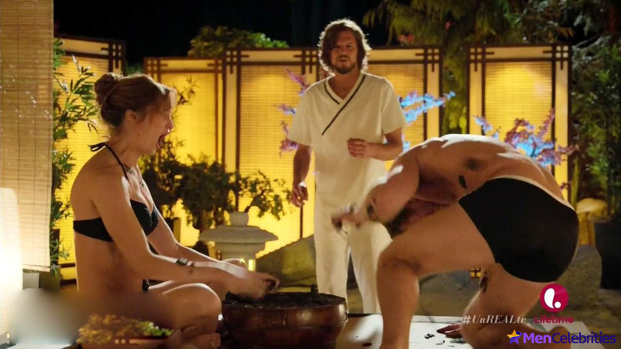 Freddie Stroma nude and sex scenes