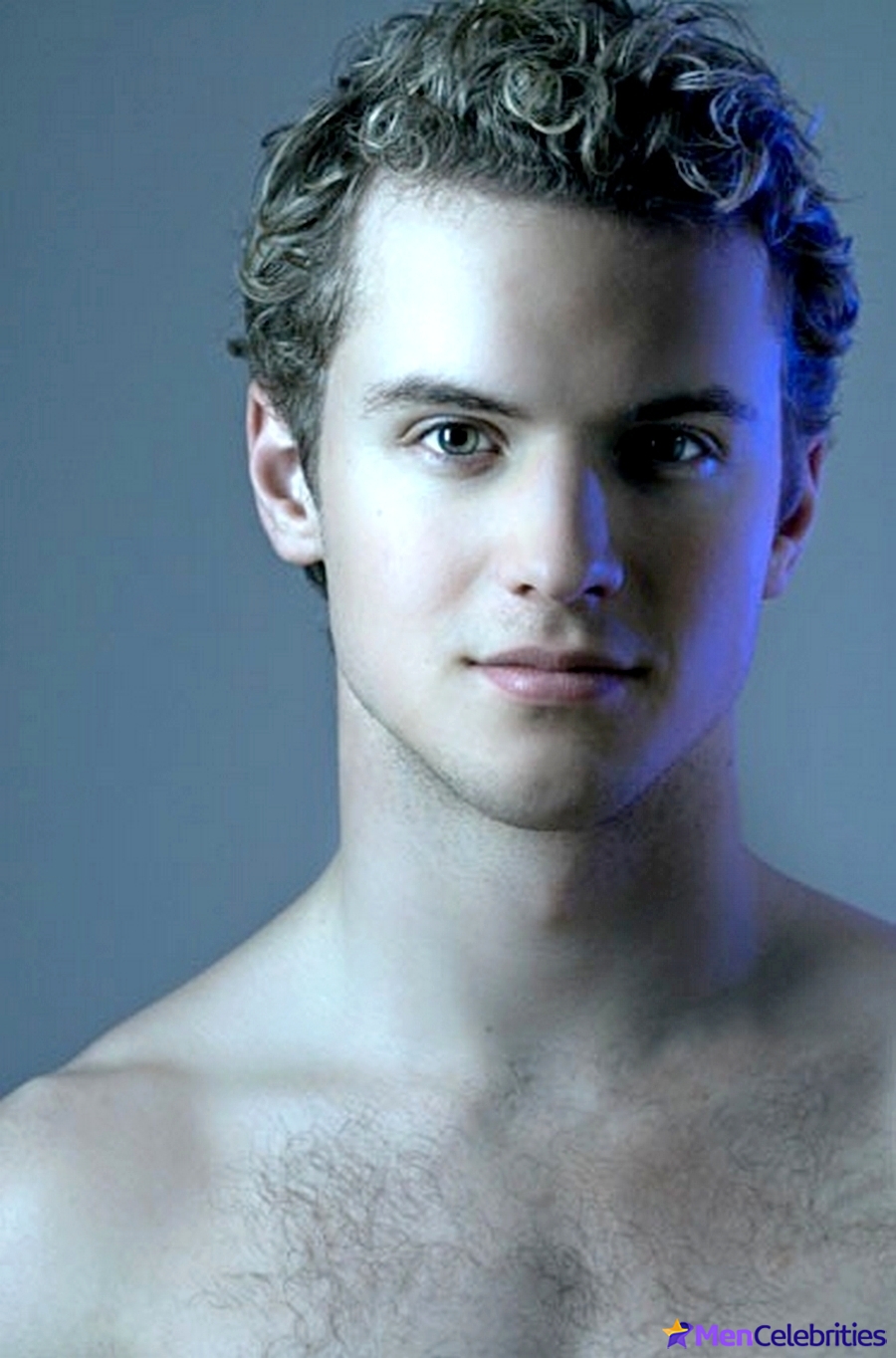 Freddie Stroma shirtless and dick bulge pics