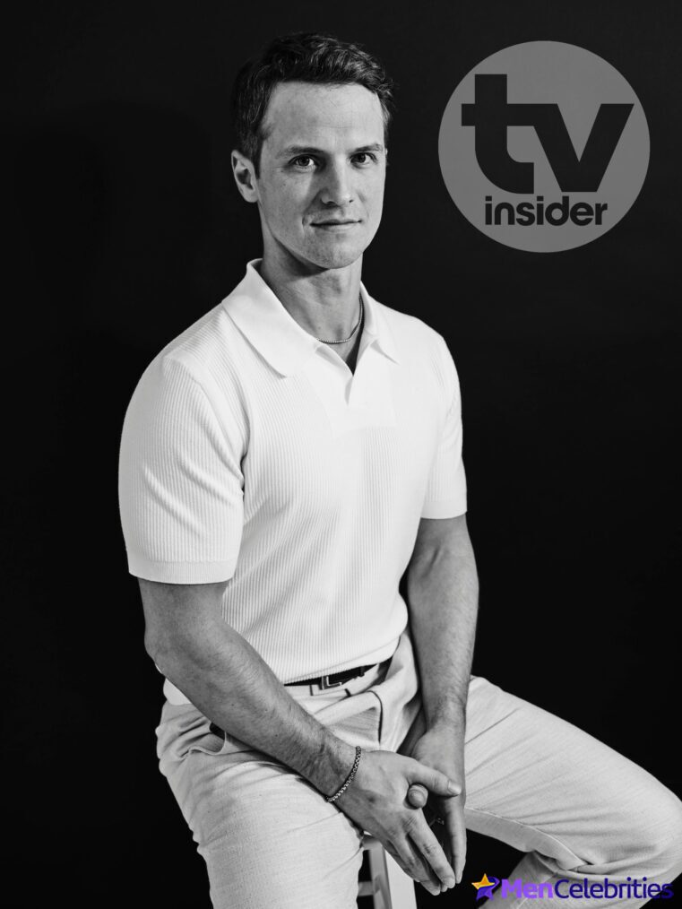 Freddie Stroma shirtless and dick bulge pics