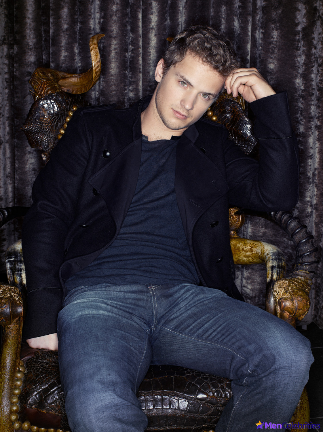 Freddie Stroma shirtless and dick bulge pics