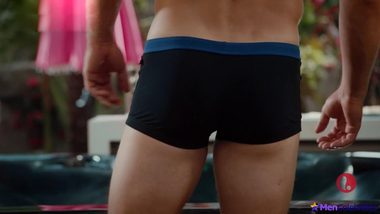 Freddie Stroma nude and sex scenes