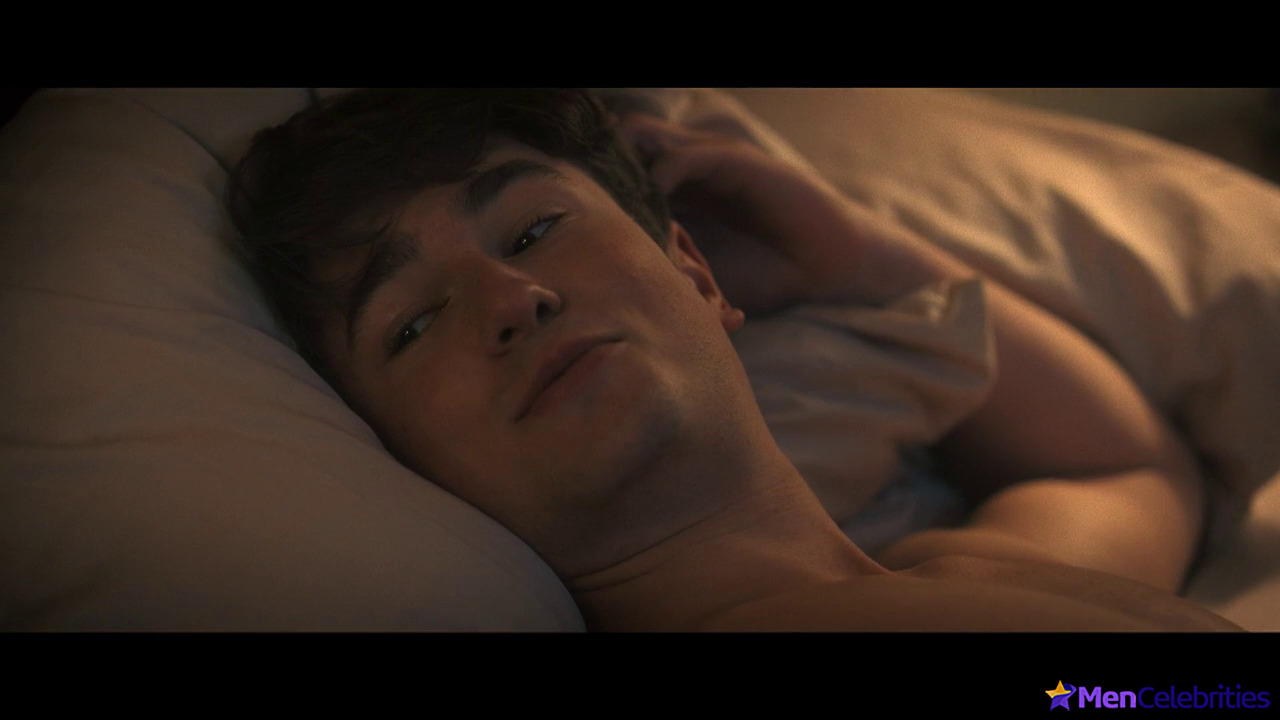 Gabriel LaBelle nude and sex scenes