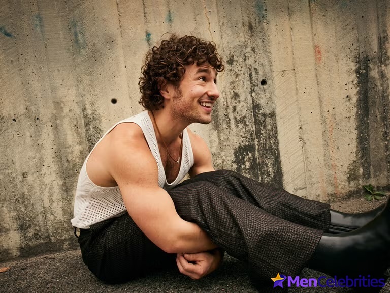 Gabriel LaBelle shirtless and bulge pics