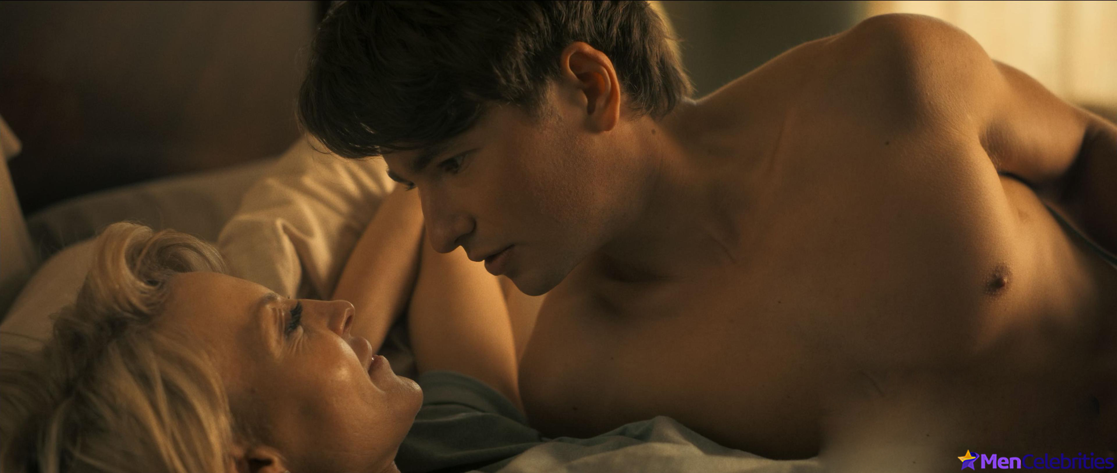 Gabriel LaBelle nude and sex scenes