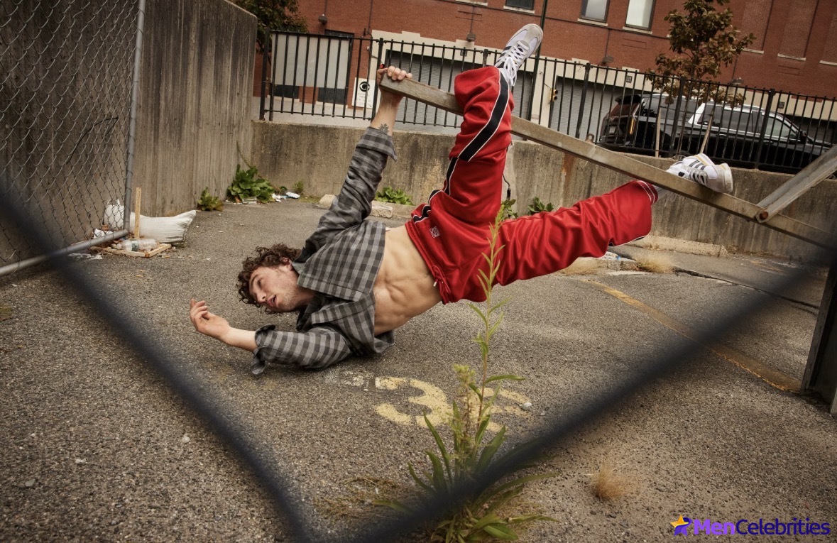 Gabriel LaBelle shirtless and bulge pics