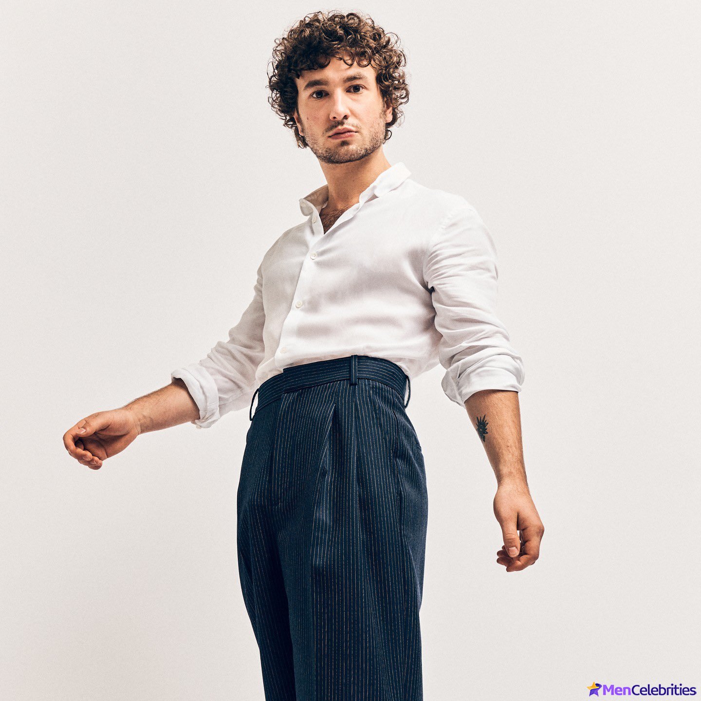 Gabriel LaBelle shirtless and bulge pics