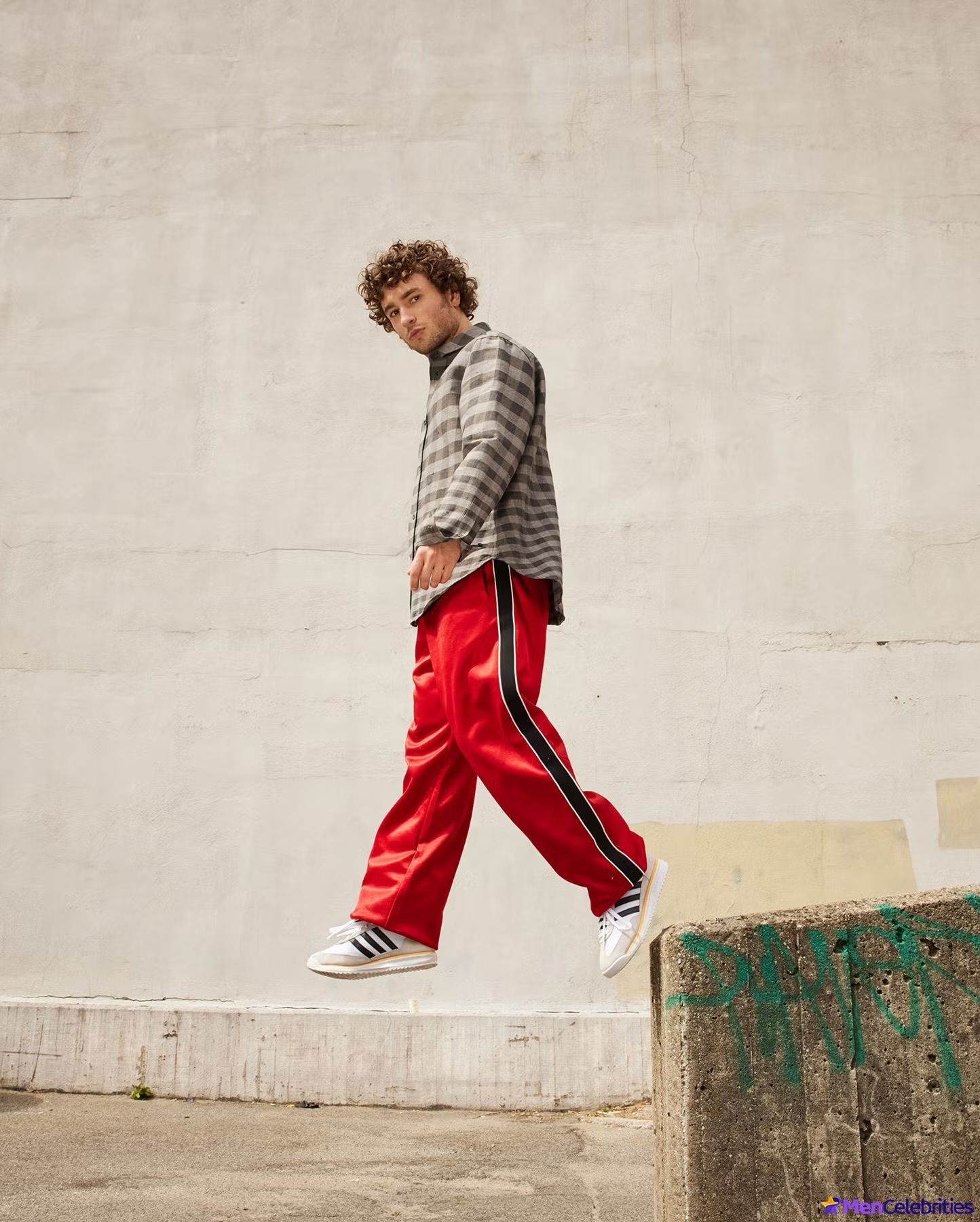 Gabriel LaBelle shirtless and bulge pics