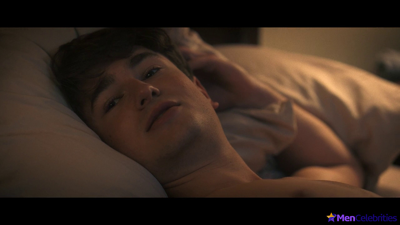 Gabriel LaBelle nude and sex scenes