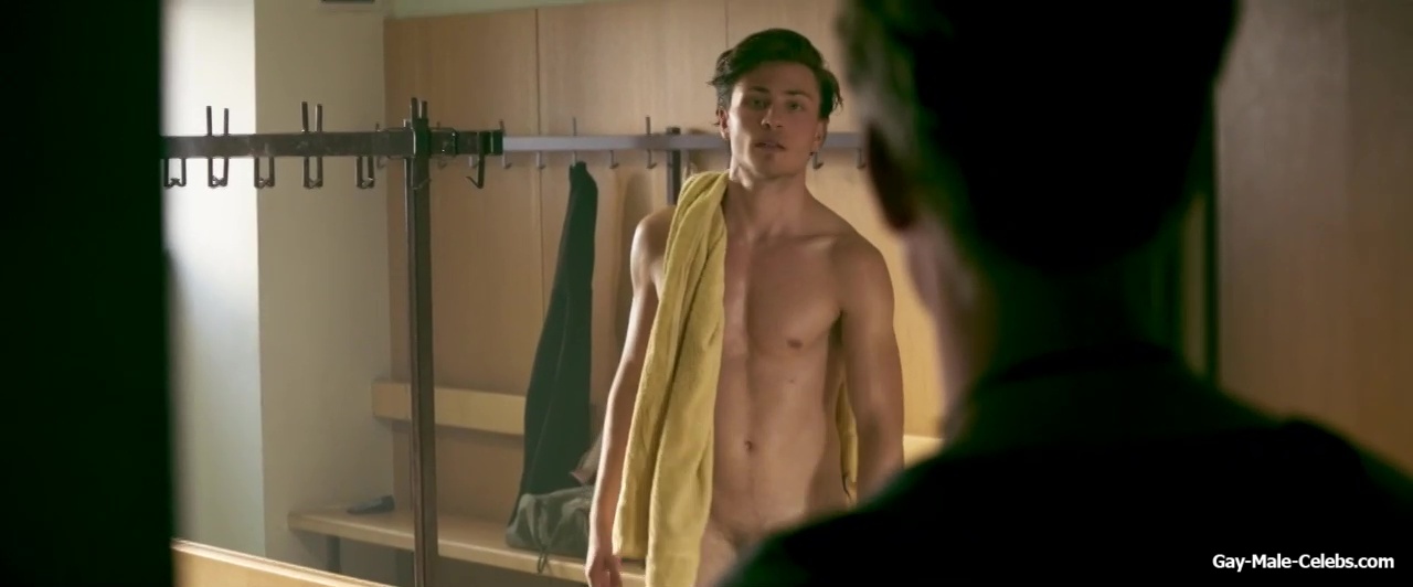 Jannik Schumann Nude Dick Scenes in Center Of My World