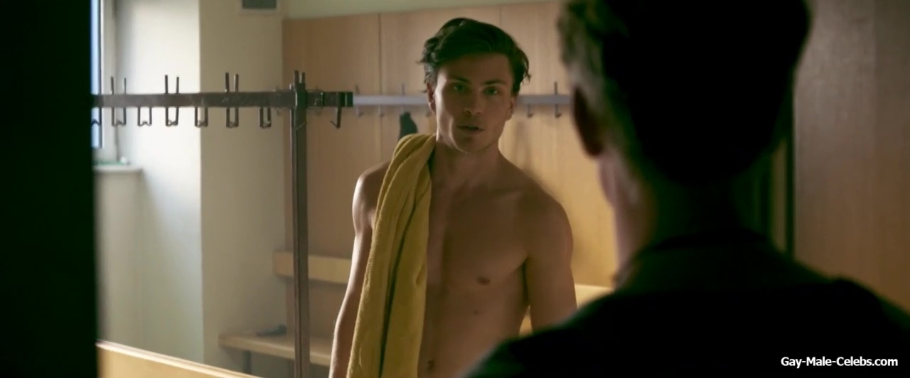 Jannik Schumann Nude Dick Scenes in Center Of My World