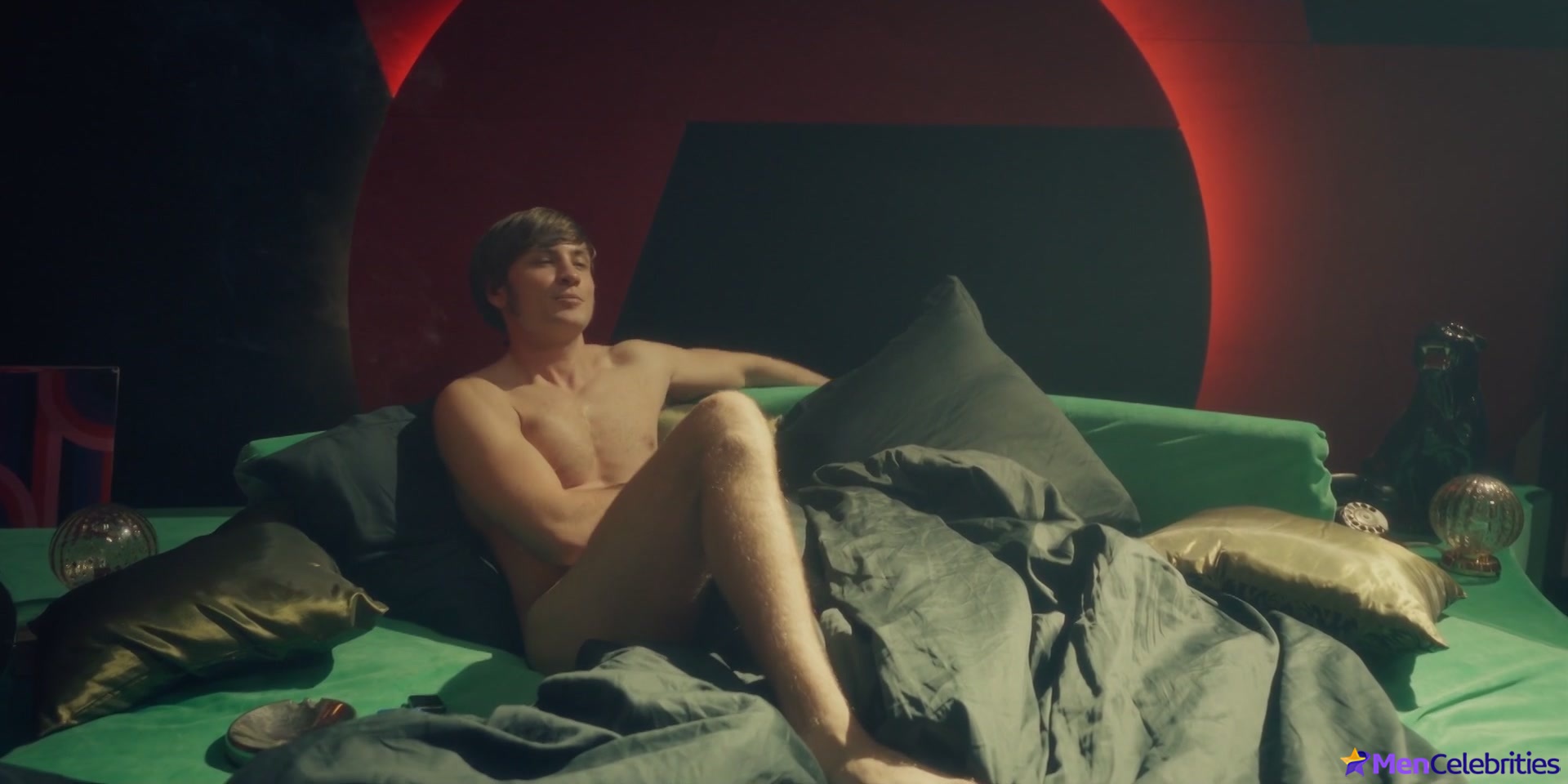Jannik Schumann nude and gay sex scenes