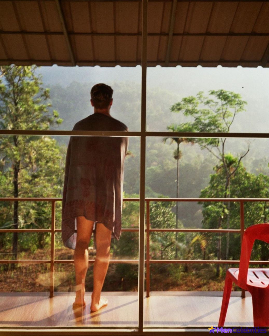 Jannik Schumann naked and erotic photos