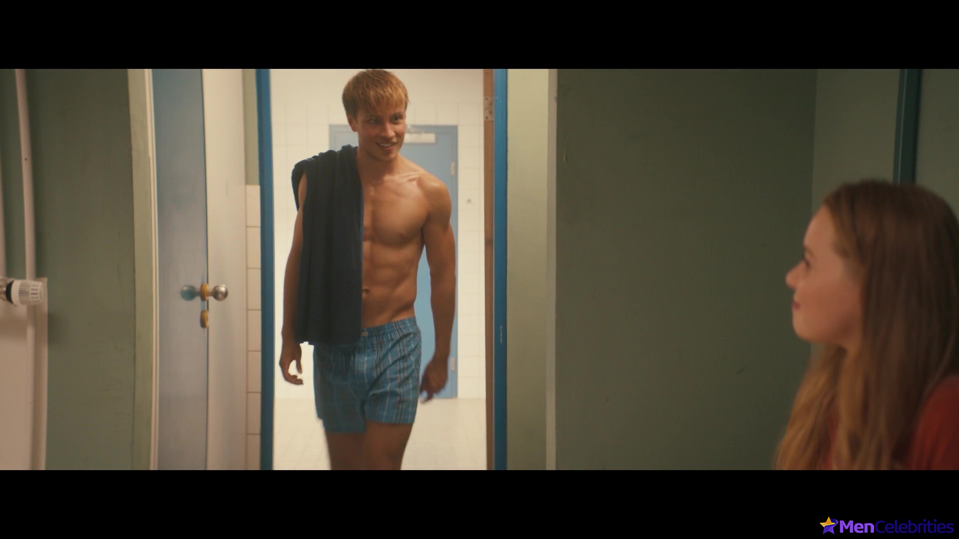 Jannik Schumann nude and gay sex scenes