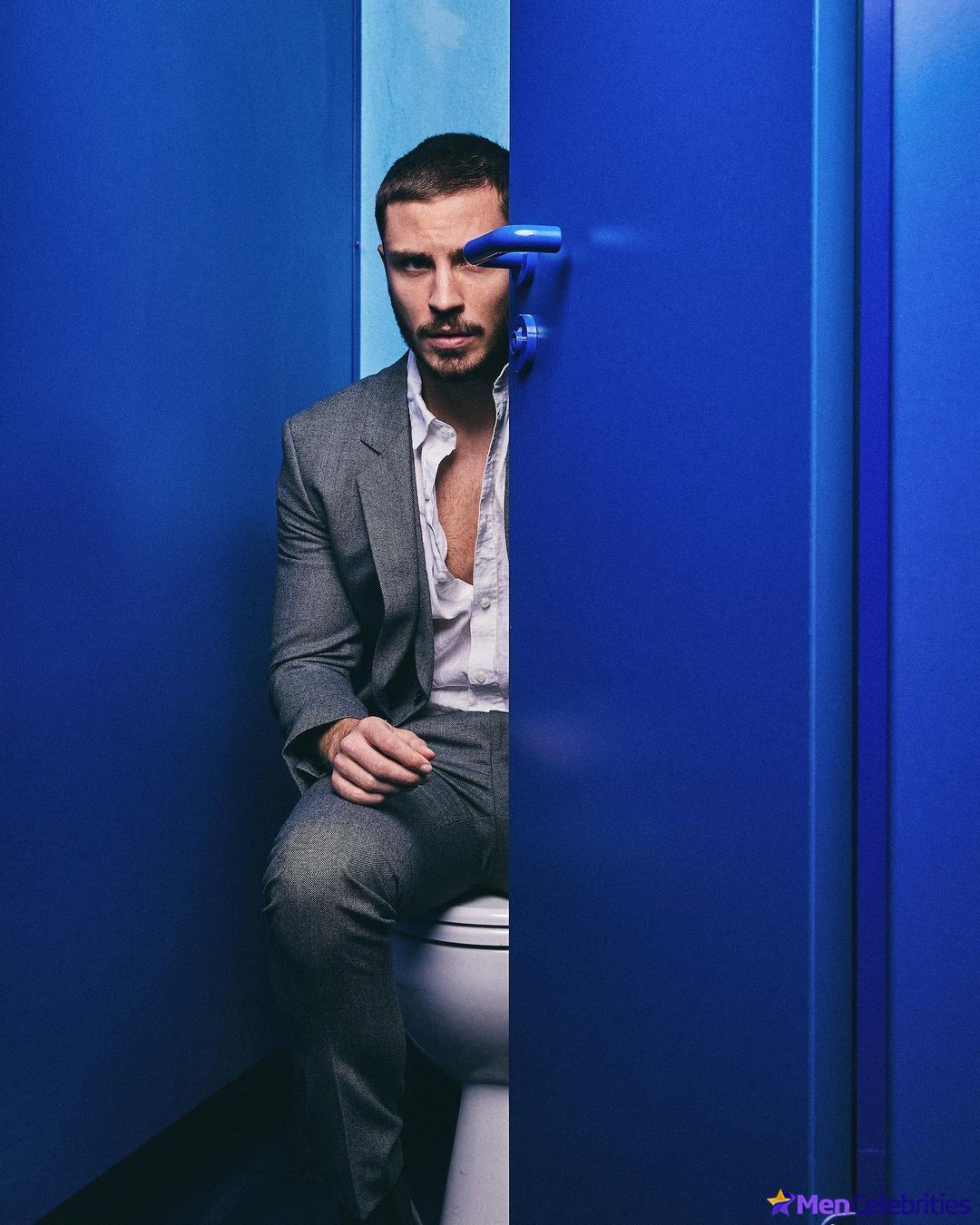 Jannik Schumann naked and erotic photos