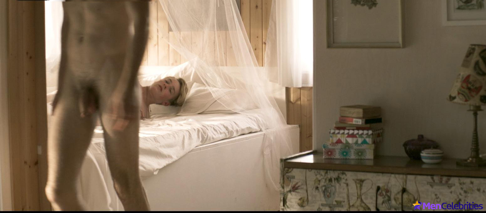 Jannik Schumann nude and gay sex scenes