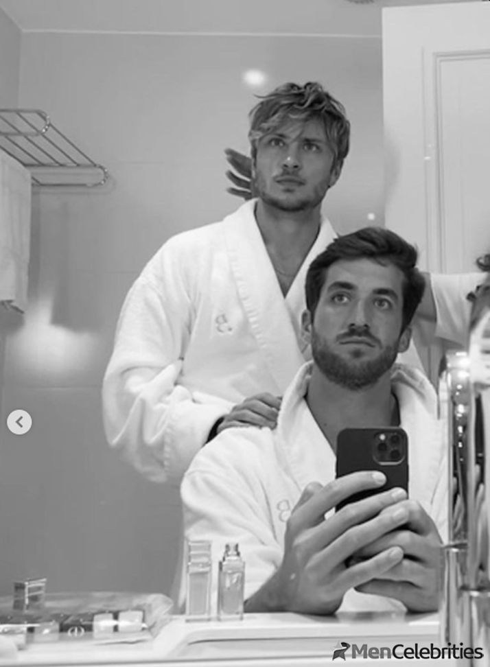 Jannik Schumann naked and erotic photos