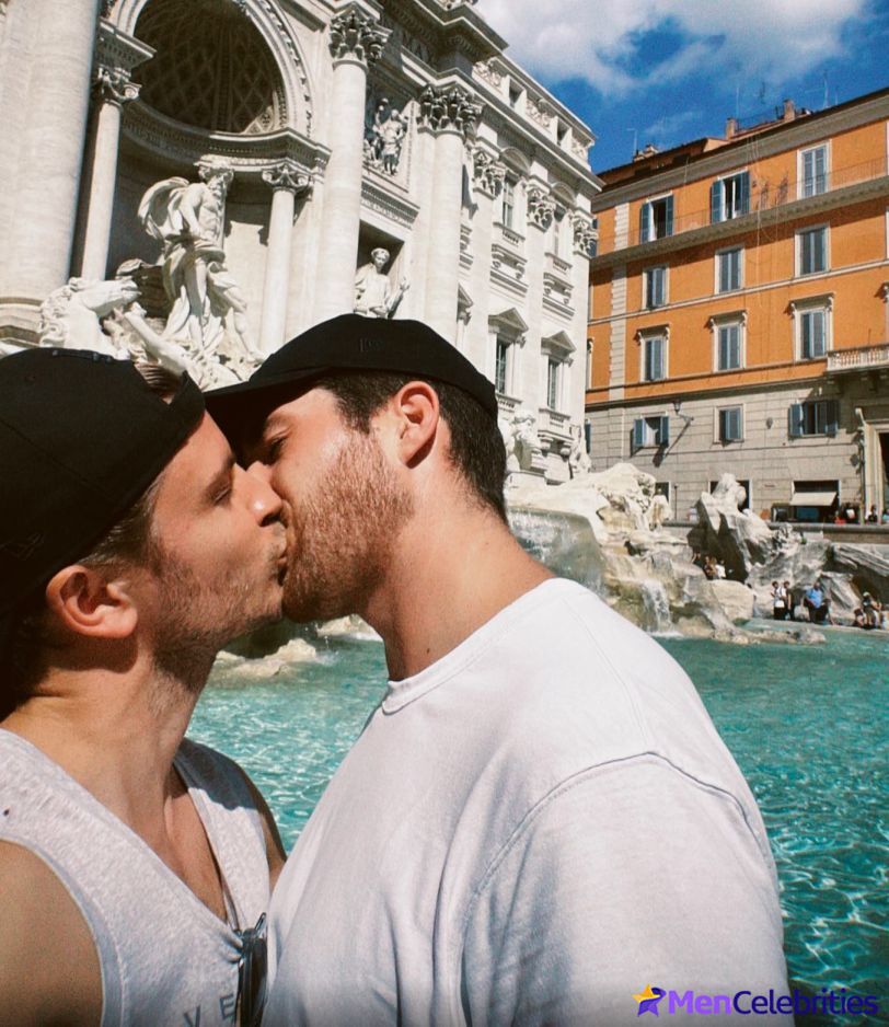 Jannik Schumann naked and erotic photos