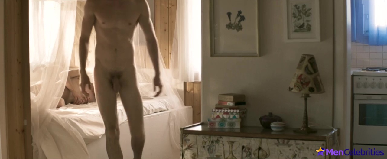 Jannik Schumann nude and gay sex scenes