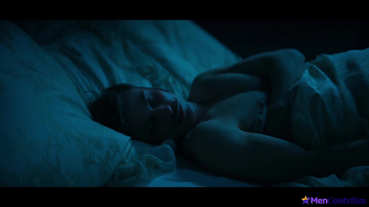 Jannik Schumann nude and gay sex scenes