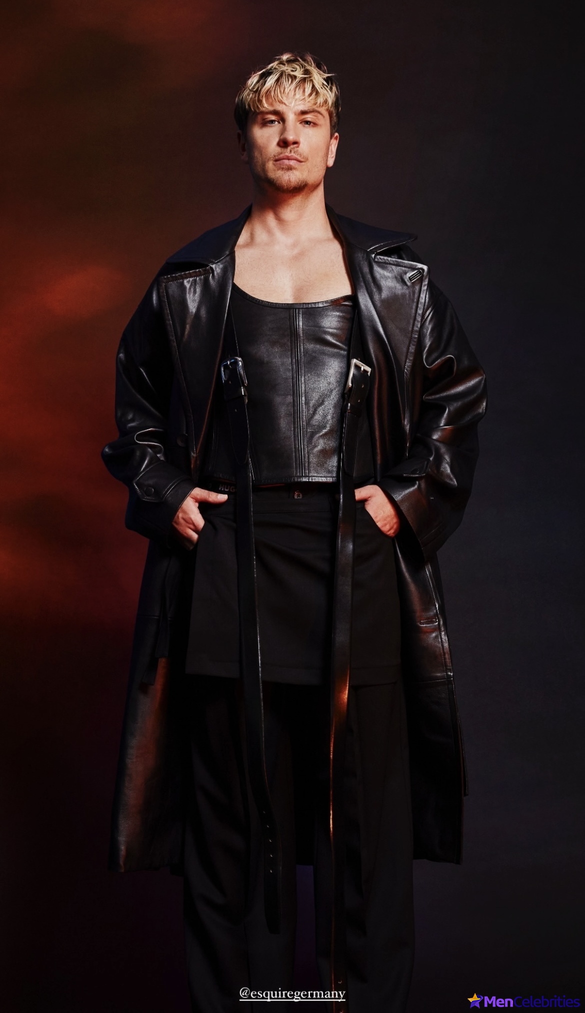 Jannik Schumann naked and erotic photos