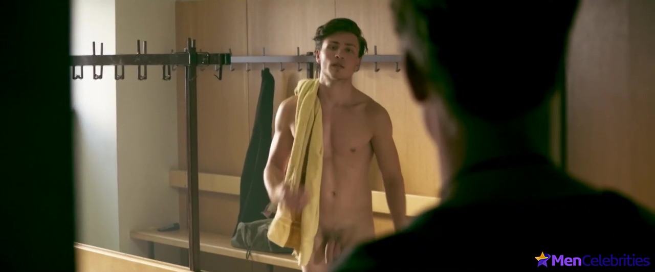 Jannik Schumann nude and gay sex scenes