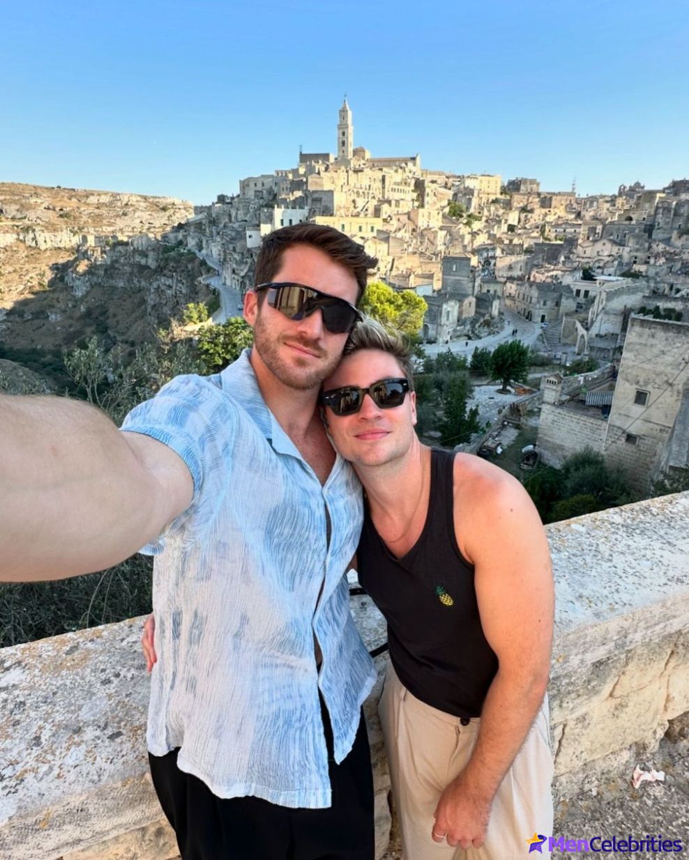 Jannik Schumann naked and erotic photos